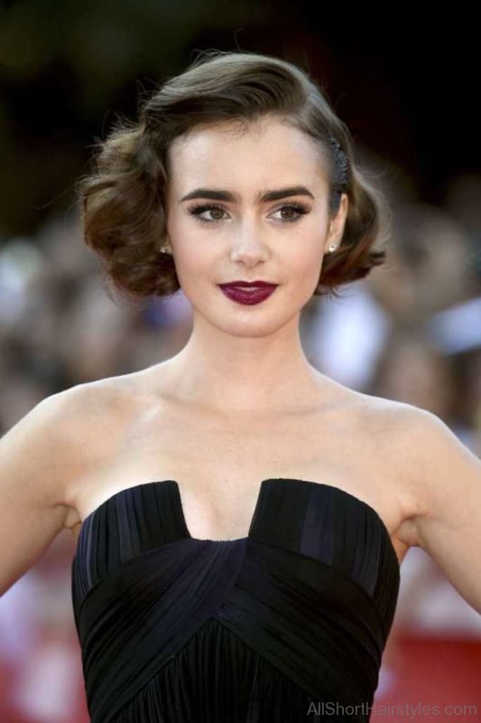 Angled Bob Hairstyle Of Lily Collins