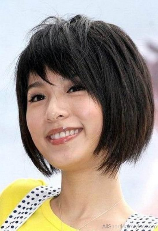 Asian Layered Bob Hairstyles For Woman With Round Shaped Face For Short Straight Hair