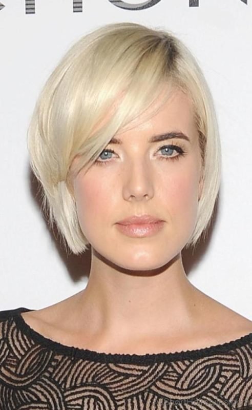 Beautiful Short Bob Hairstyle For young Girls 