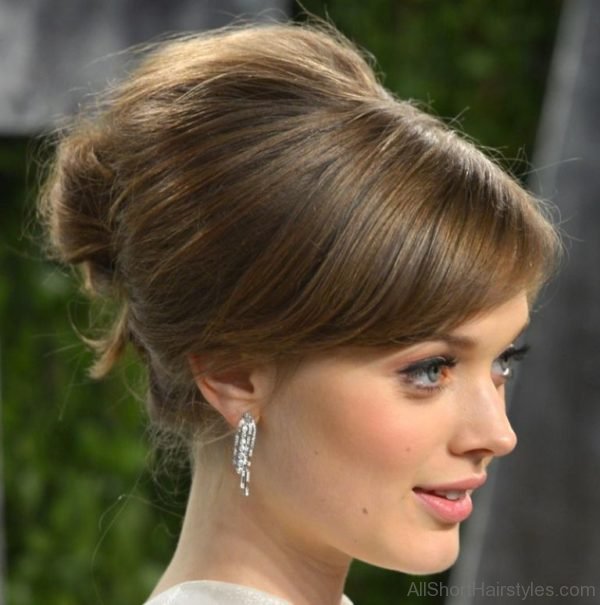 Attractive Short  High Updo Hairstyle 