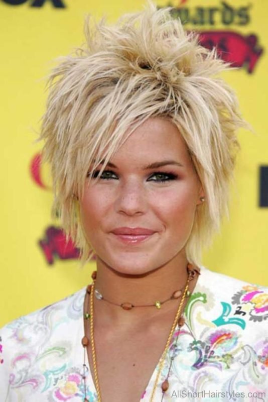 Best Short Spiky Haircut For Women