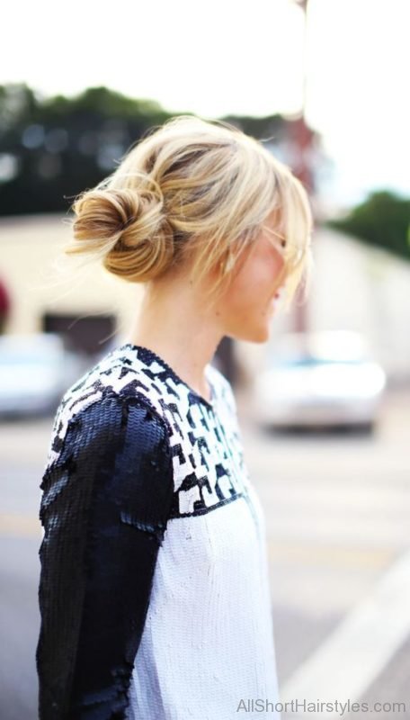 Blonde Bun For Teenage Girls