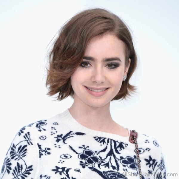 Bob Stacked Hairstyle Of Lily Collins