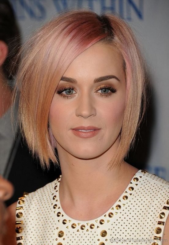 Celebrity Short Blonde Bob Hairstyles With Pink Highlight