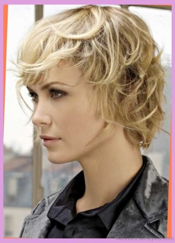 Classic Shag Hairstyle For Young Lady