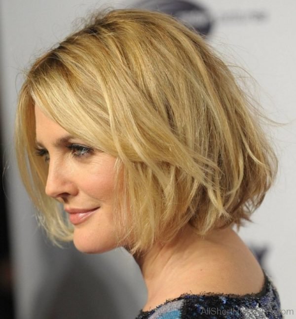 Classy Short Blode Bob Hairstyle