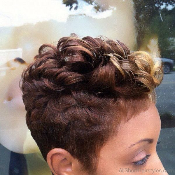 Classic Short Black Hairstyle 