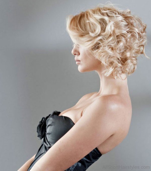 Curly blonde Short Hairstyle 