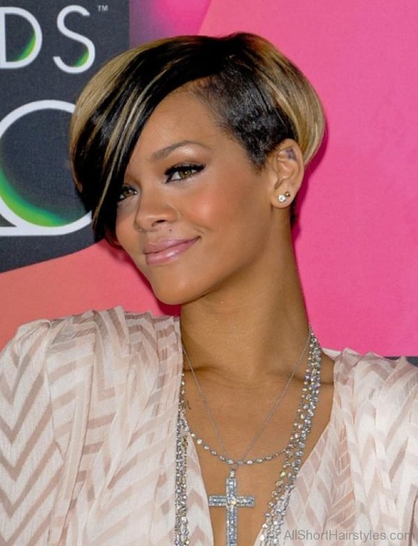 Cute Casual Bob Hairstyles With Side Bangs For Black Women
