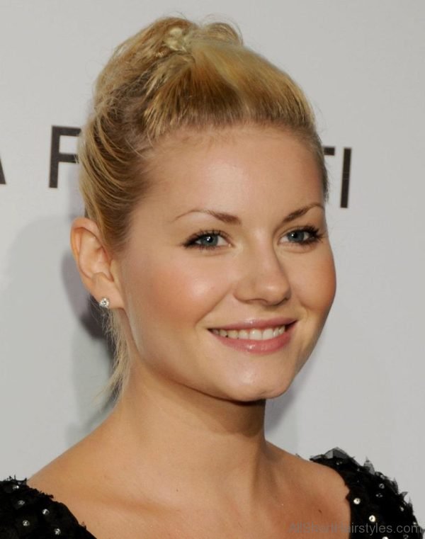 Elisha Cuthbert Pin Up Hairstyle 