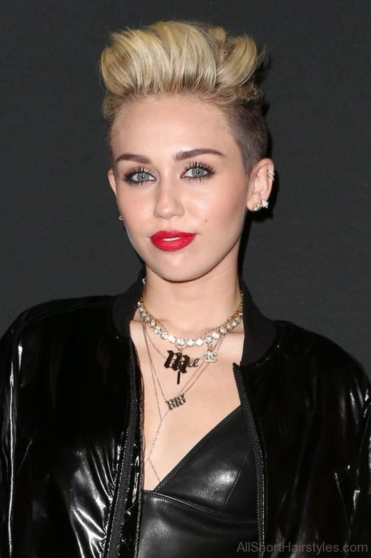 Funky Haircut Of Miley Cyrus