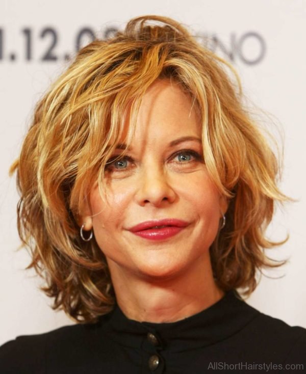 Georgeous Short Wavy Hairstyle