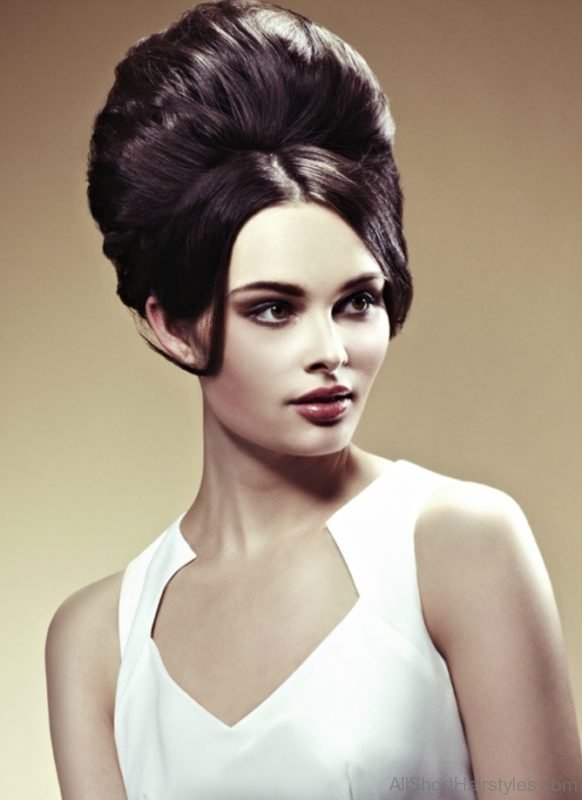 Gorgeous Beehive Hairstyle 