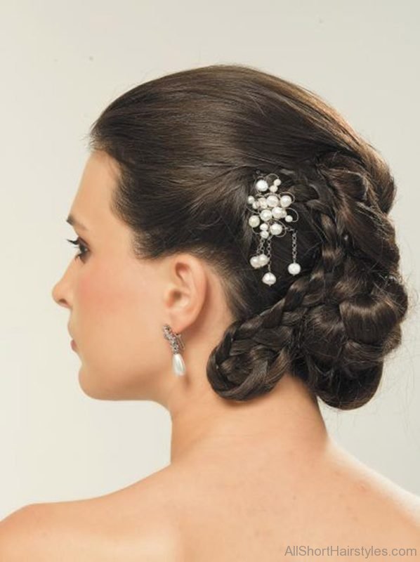 Greek Hairstyle For Party