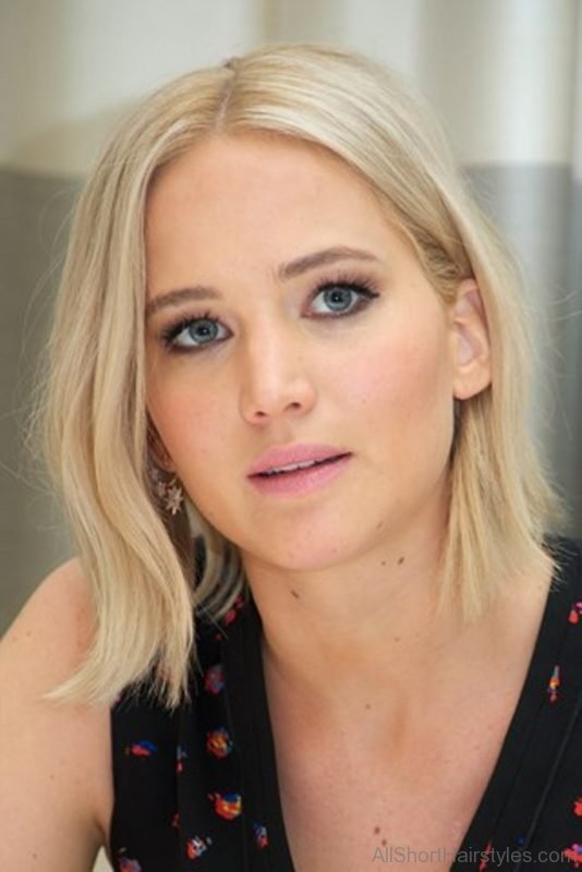 Jennifer Lawrence Blonde Bob Hairstyle 