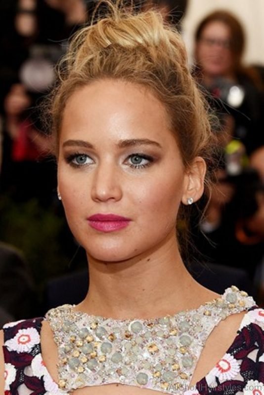 Jennifer Lawrence High Bun Hairstyle 