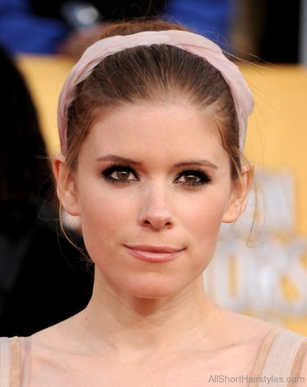 Kate Mara Bun With Scarf Hairstyle 