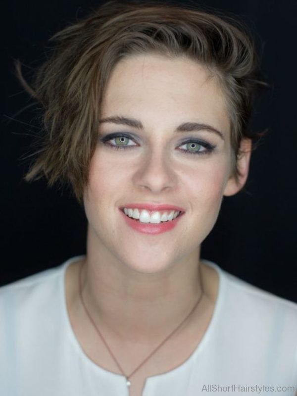 Kristen Stewart Short Layered Hairstyle 