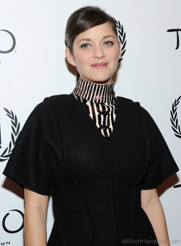 Marion Cotillard Simple Bun Hairstyle 