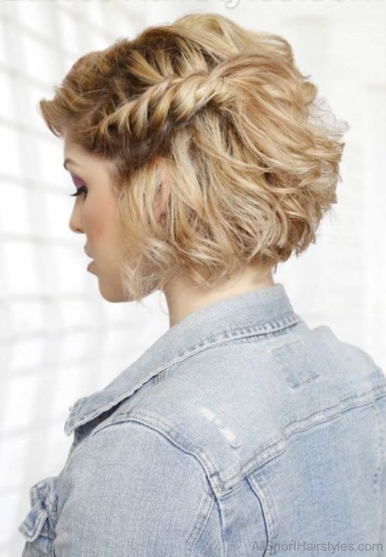 Medium Curly Bob Hairstyle