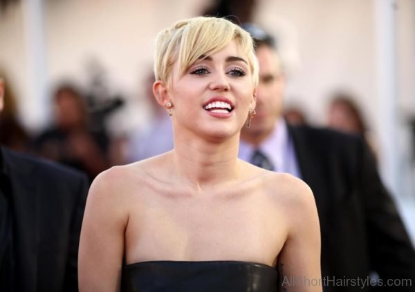 Miley Cyrus Short Layer Cut