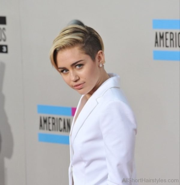 Miley Cyrus Side Blonde Hair