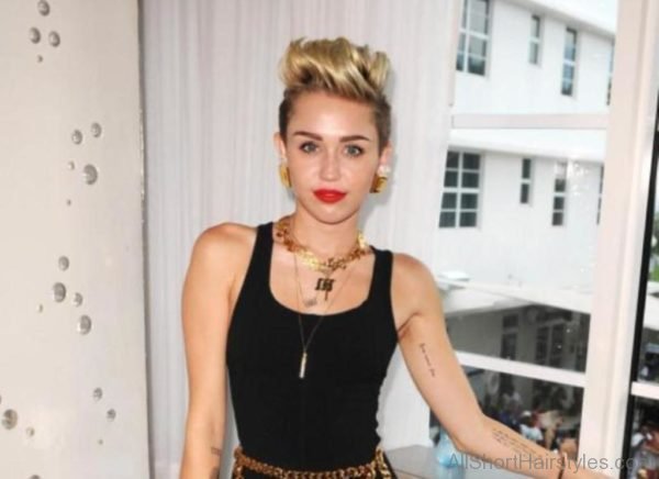 Miley Cyrus With Short Haircut