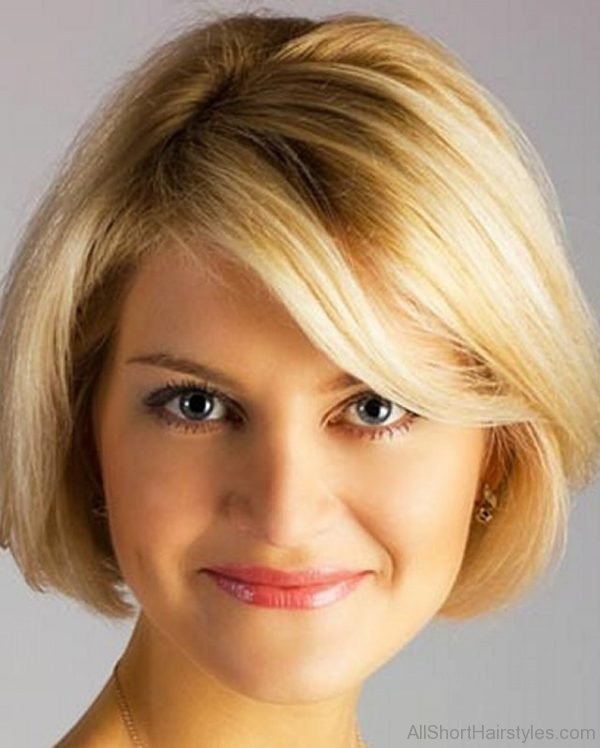 Straight Short Bob Hairstyles For Thick Hair With Side Bangs For Oval Shaped Face