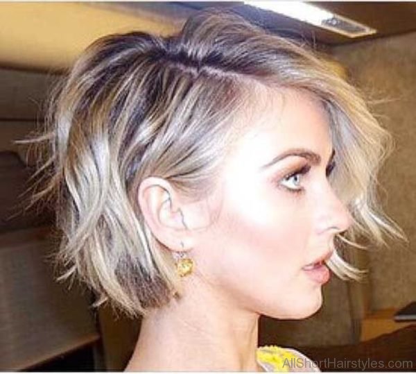 Stylish Short Bob Hairstyle