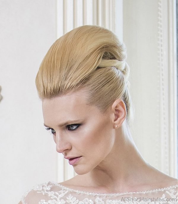 Blonde Updo Hairstyle For Women 