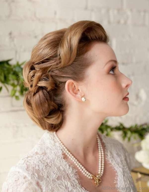 Vintage Updo Hairstyle 