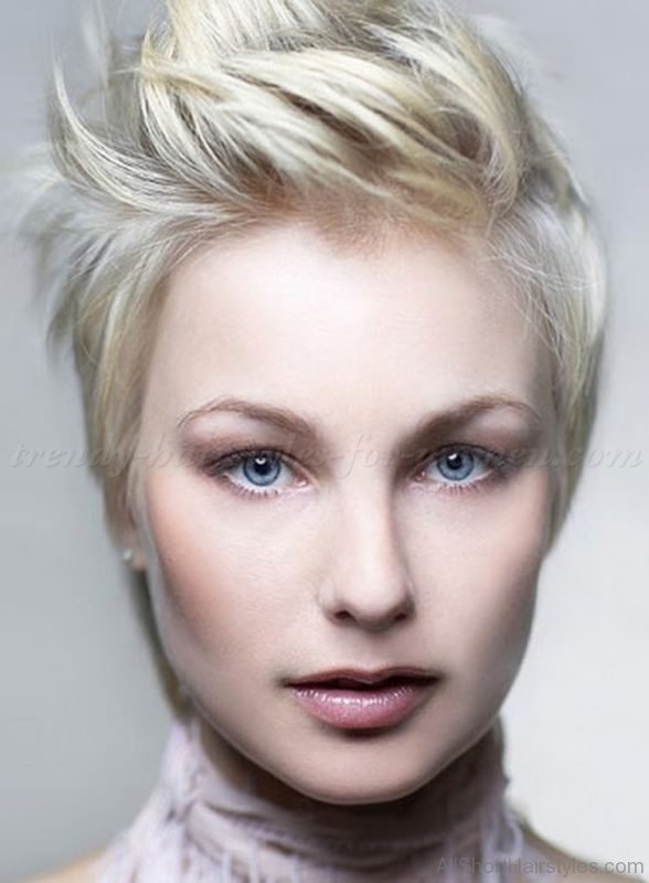 Combed back spiky hairstyle for women