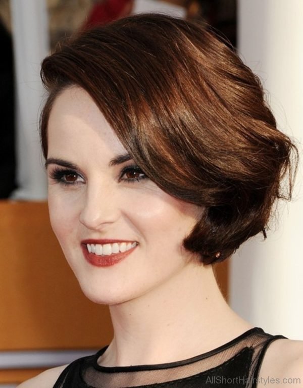 Fantastic Side Swept Short Hairstyle