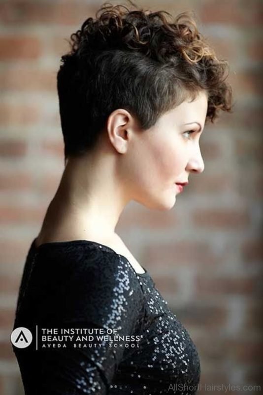 Amazing Short Curly Hairstyle