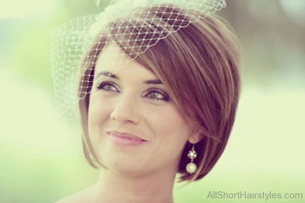 Appealing Short Bob Wedding Hairstyle