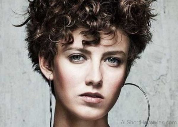 Awesome Short Curly Hairstyle For Girls
