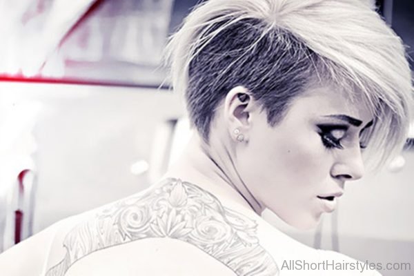 Awesome Undercut Hairstyle with Powerful Top