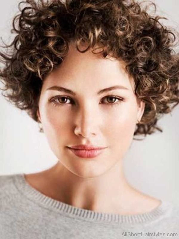 Best Short Curly Hairstyle For Women
