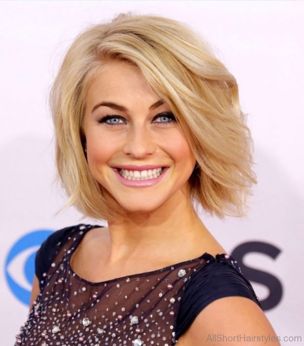 Blonde Layered Hairstyle