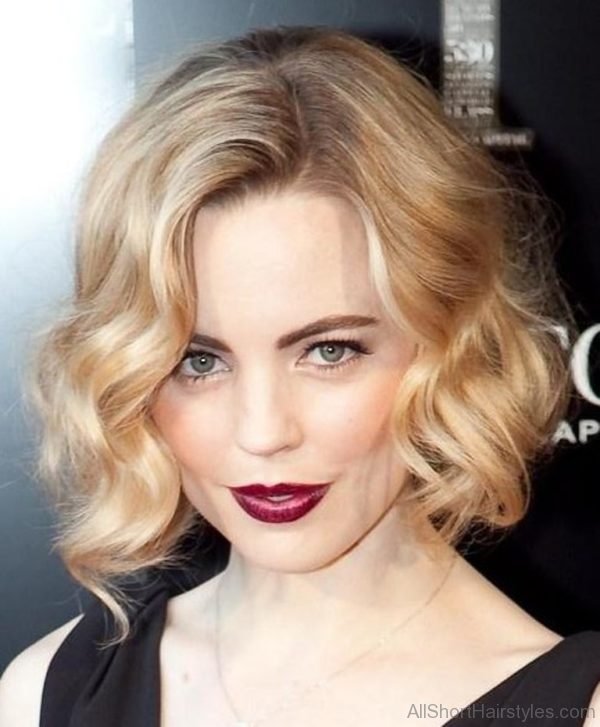 Blonde Short Wavy Hairstyle