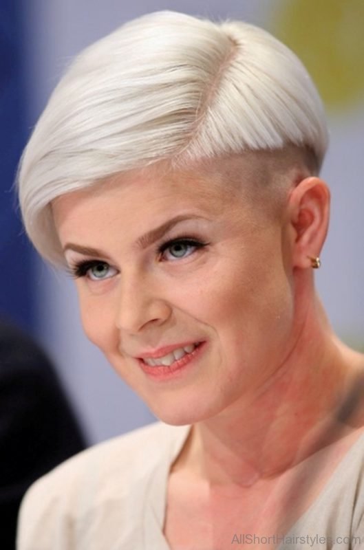 Classy Short Blonde Undercut Hairstyle