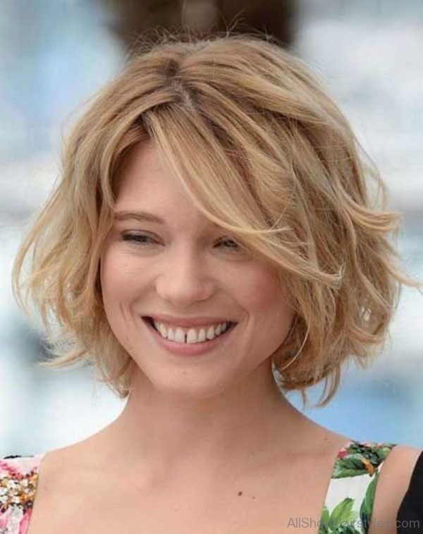 Classy Short Long Wavy Haircut