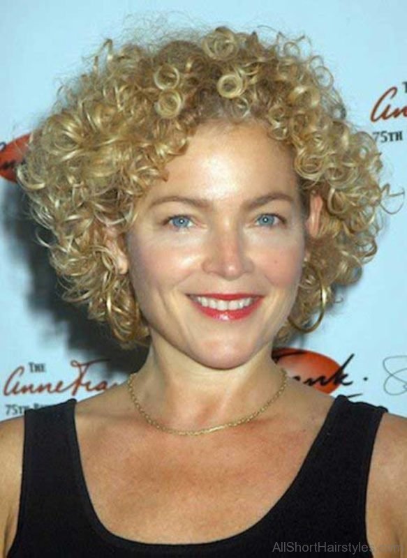 Curly Hair Short Style