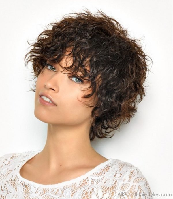 Elegant Short Curly Hairstyle