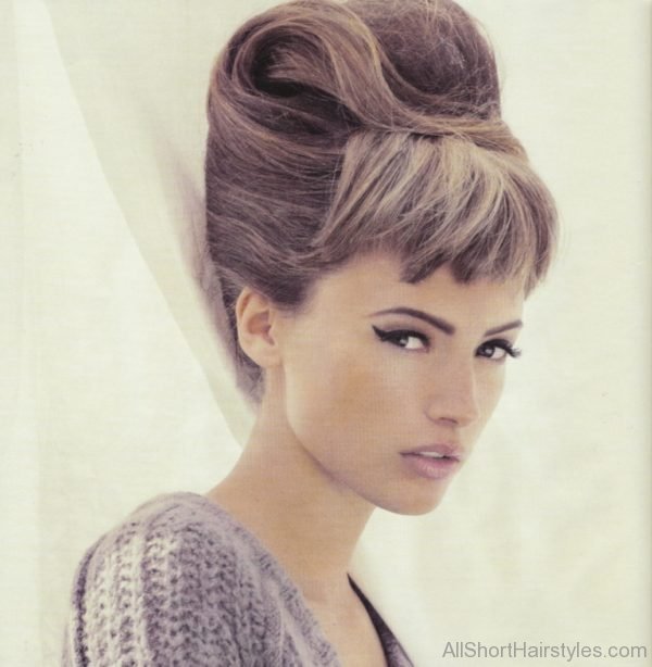 Fabulous Retro Bun Hairstyles