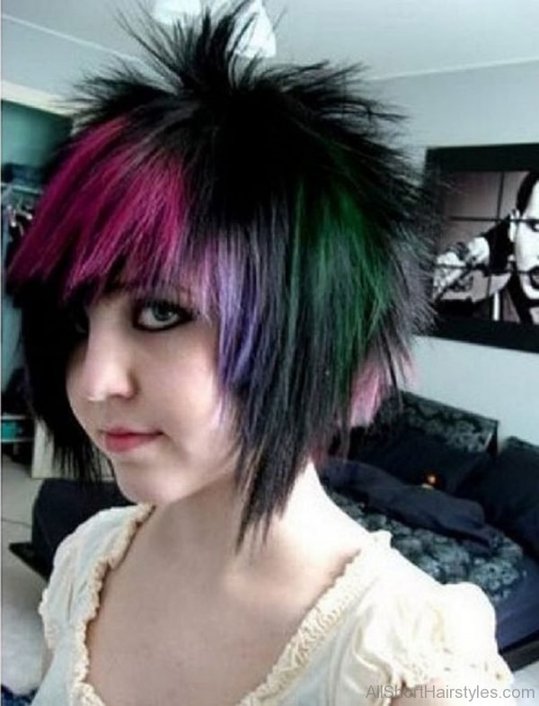 Fantastic Short Emo Haircut For Girls