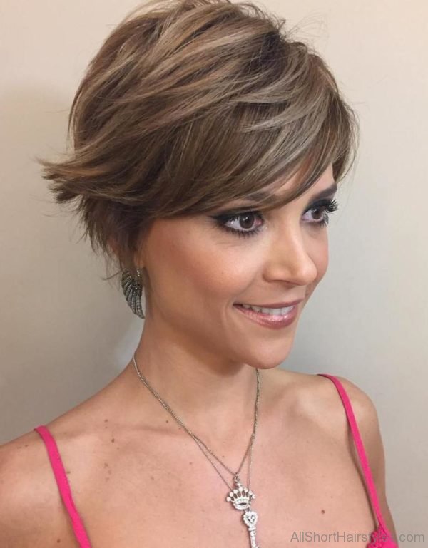 Flared Out Pixie Layers Hairstyle
