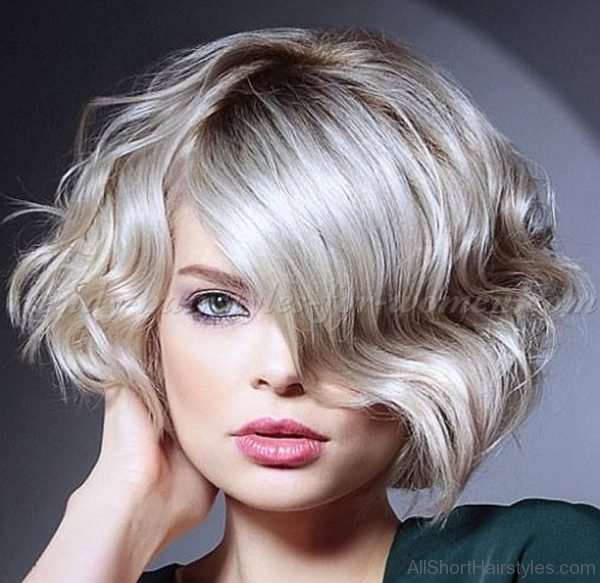 Good Short Wavy Hairstyle