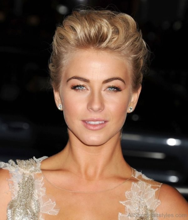 Graceful Short Puff Hairstyle