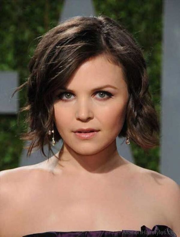 Impressive Short Wavy Hairstyle